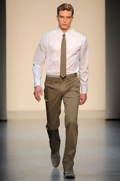 Look 26